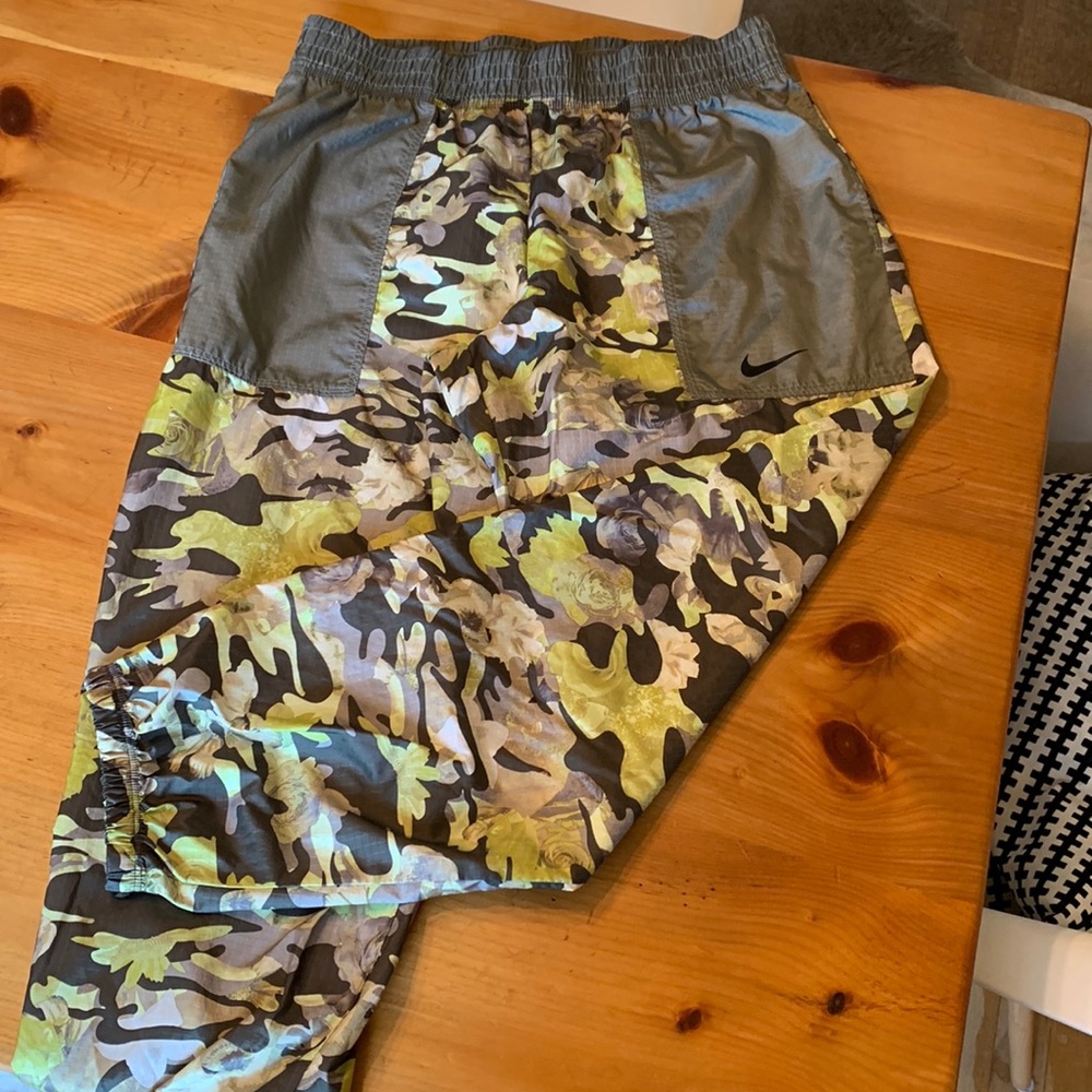 Nike Pants. Size Large.